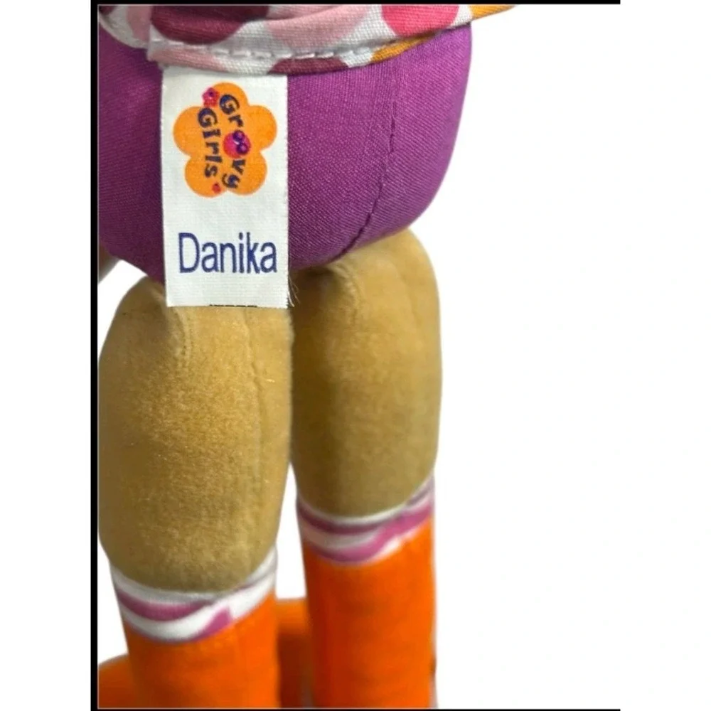 GROOVY GIRLS DANIKA doll NWT Cute Colorful  Hair Plush very MOD clothing